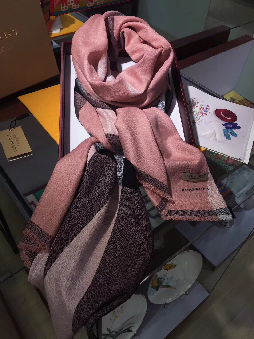 The Classic Check Cashmere Scarf, Burberry Scarves