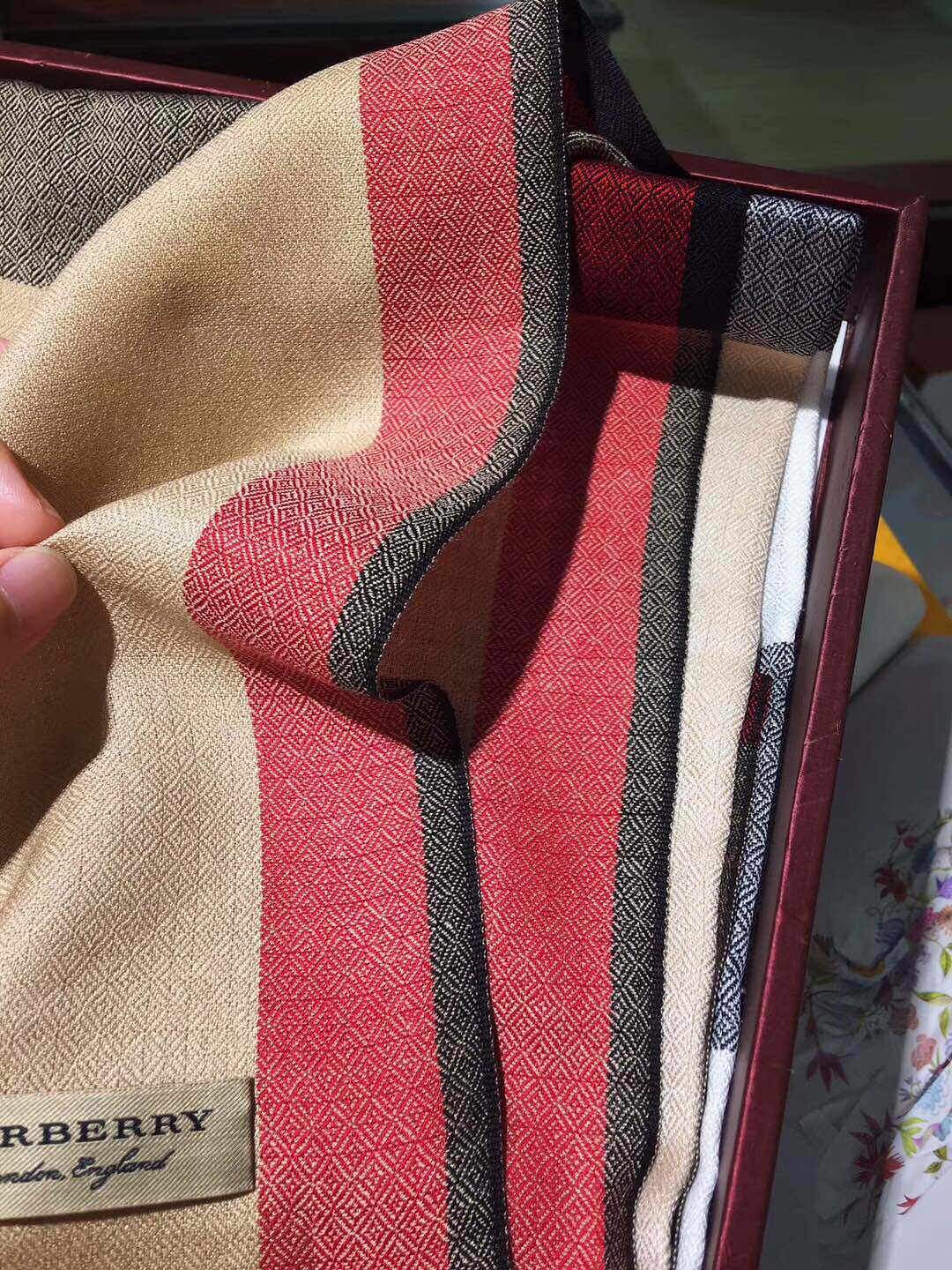 The Classic Check Cashmere Scarf, Burberry Scarves
