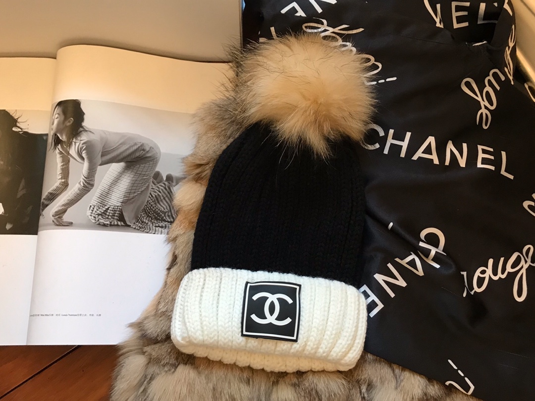 Chanel Skullies & Beanies, Hats