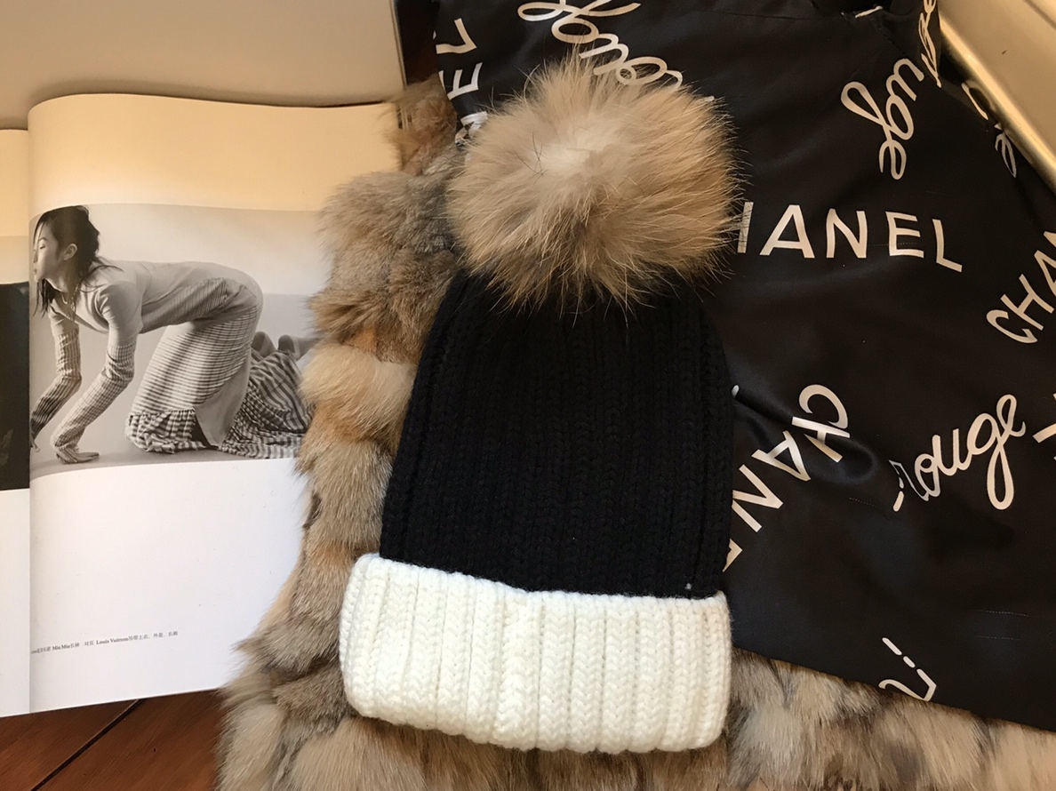 Chanel Skullies & Beanies, Hats