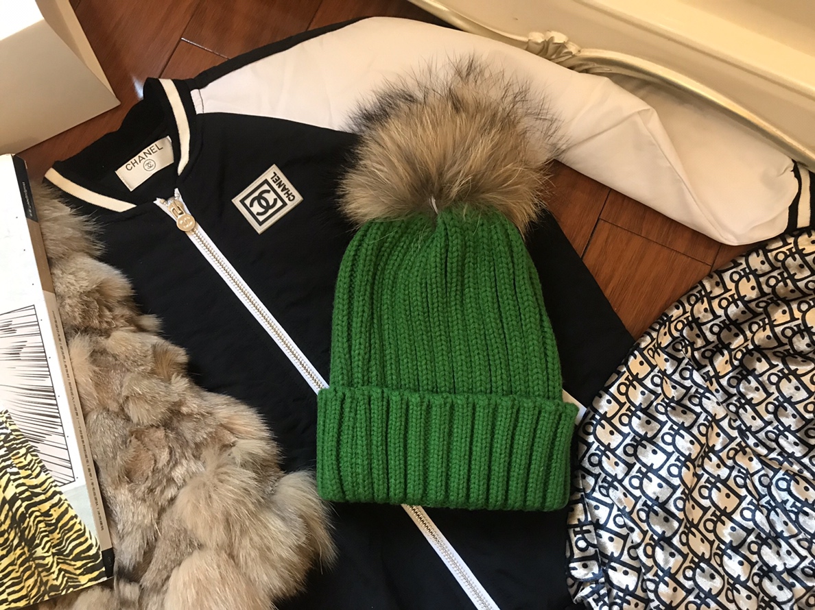 Chanel Skullies & Beanies, Hats