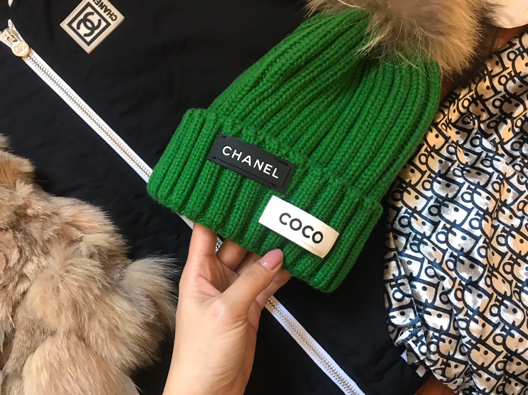 Chanel Skullies & Beanies, Hats