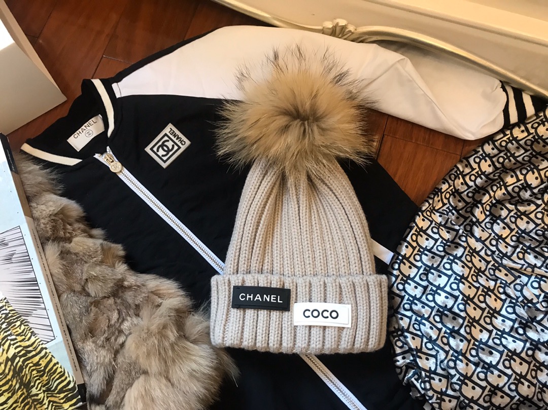 Chanel Skullies & Beanies, Hats
