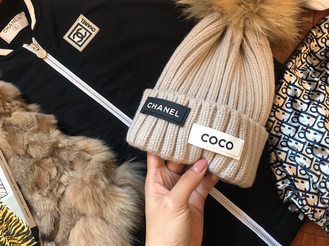 Chanel Skullies & Beanies, Hats