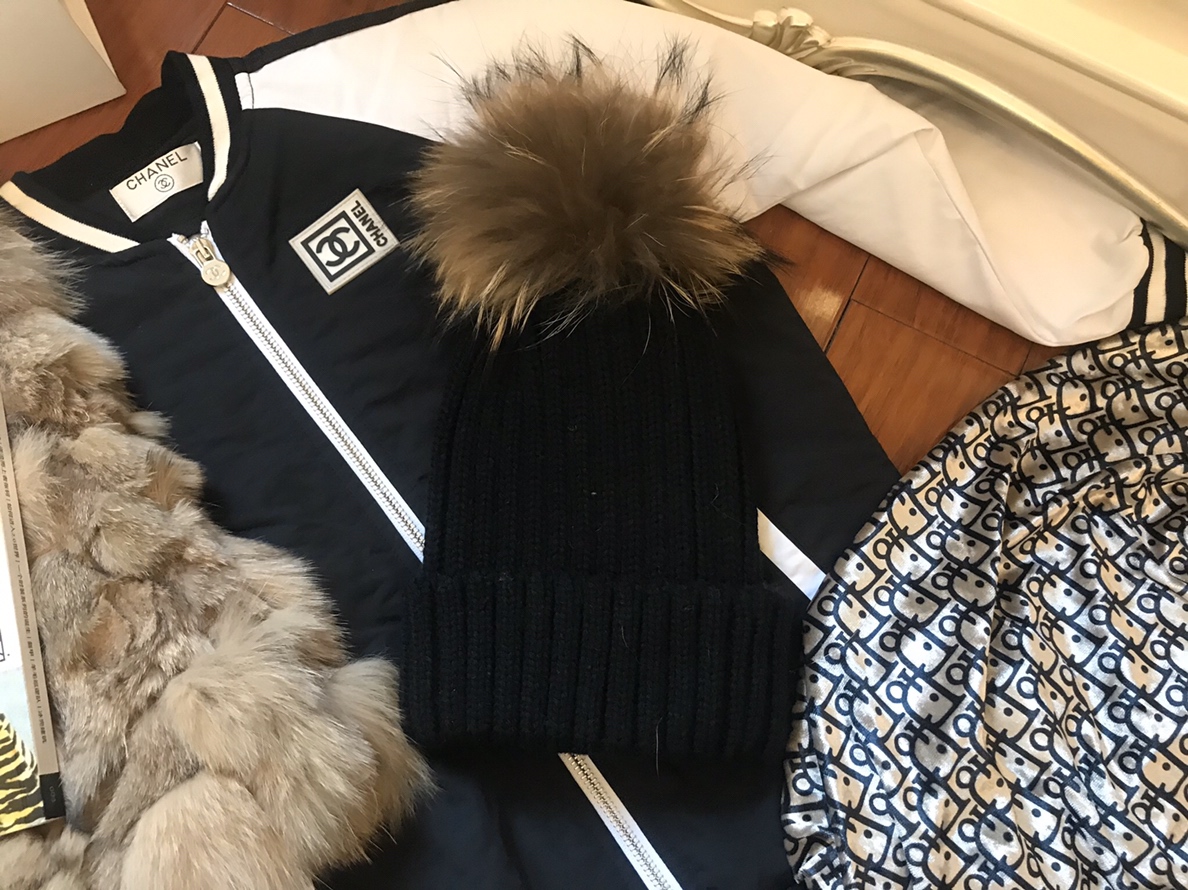 Chanel Skullies & Beanies, Hats