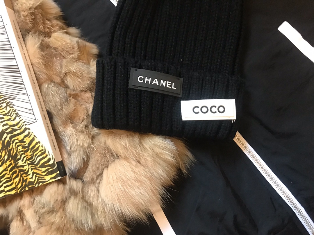 Chanel Skullies & Beanies, Hats