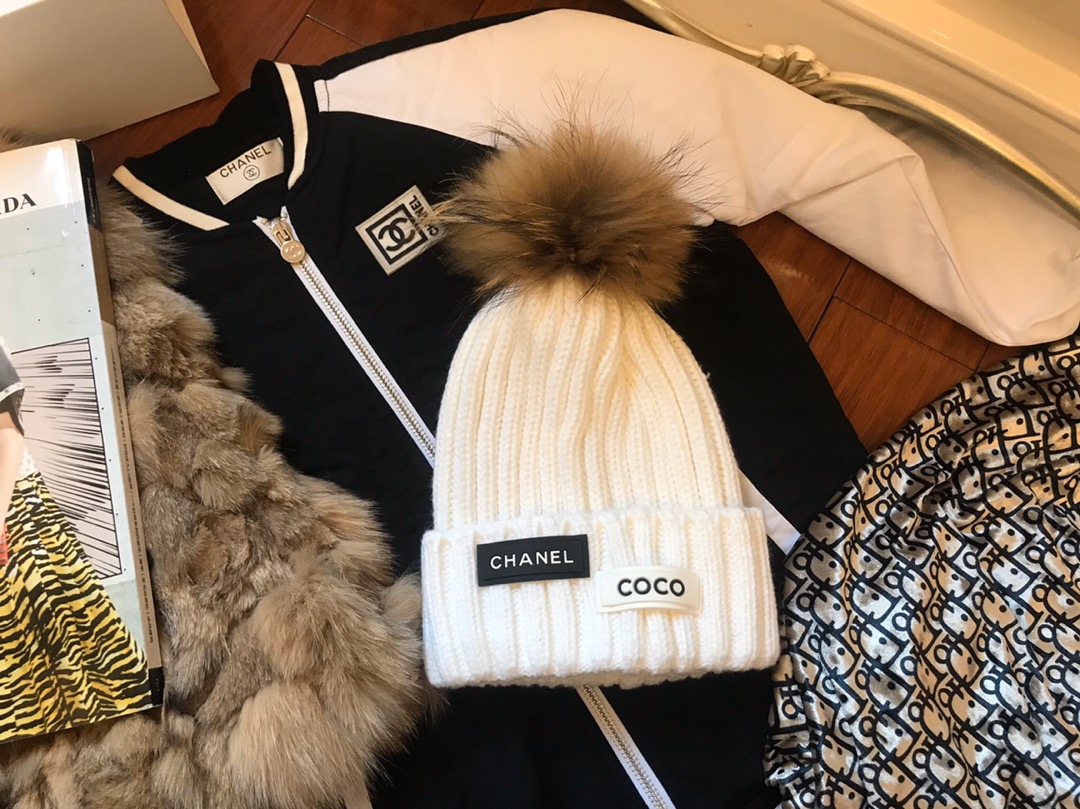 Chanel Skullies & Beanies, Hats
