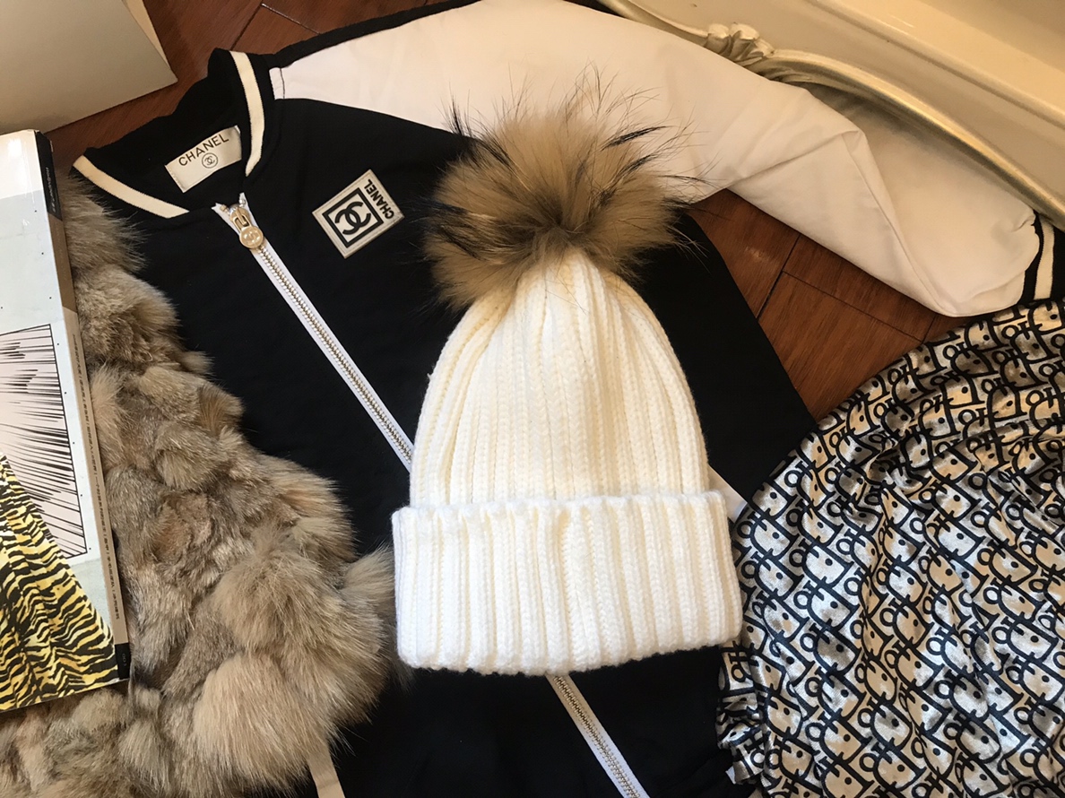 Chanel Skullies & Beanies, Hats