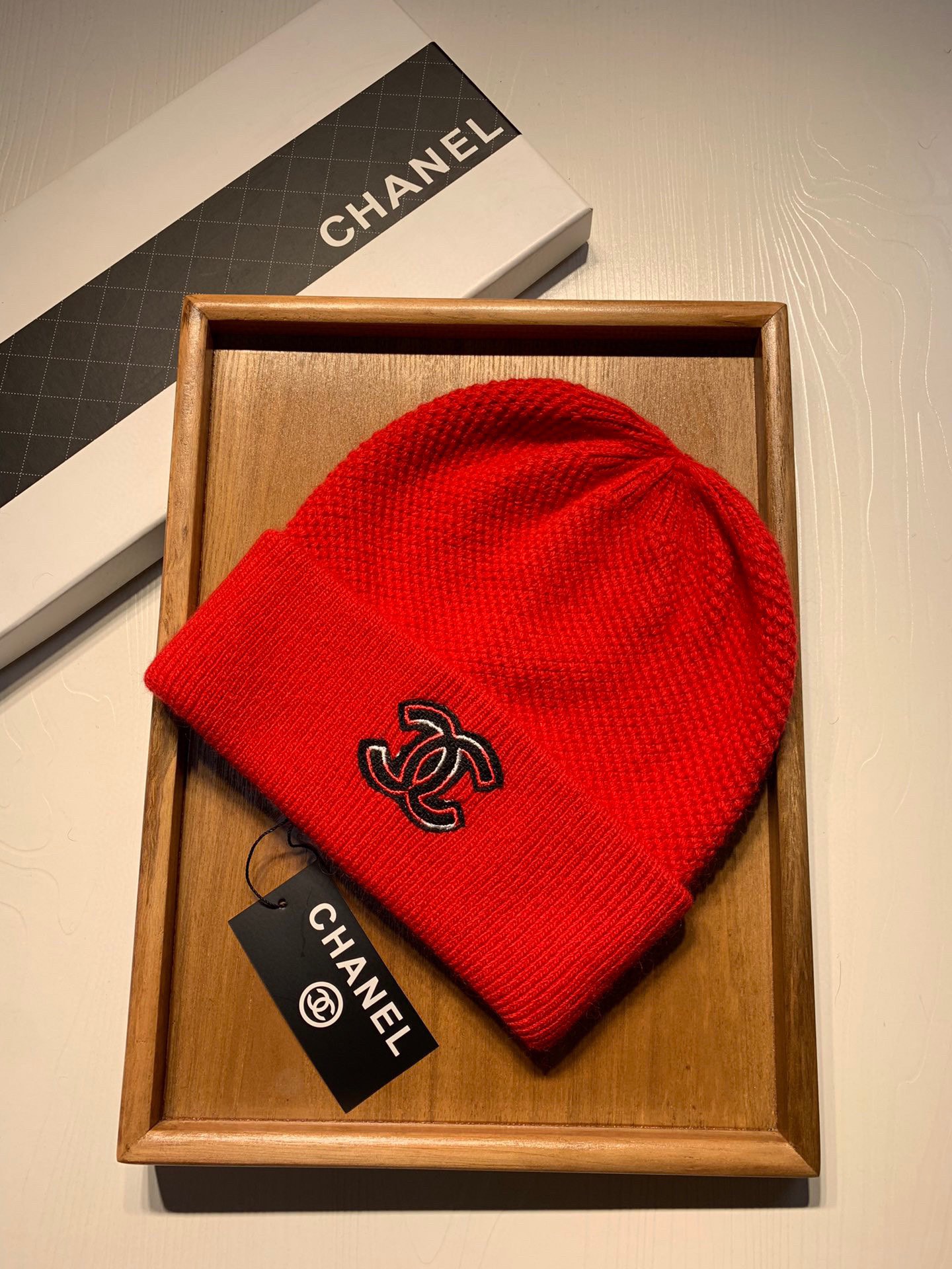 Chanel Skullies & Beanies, Hats