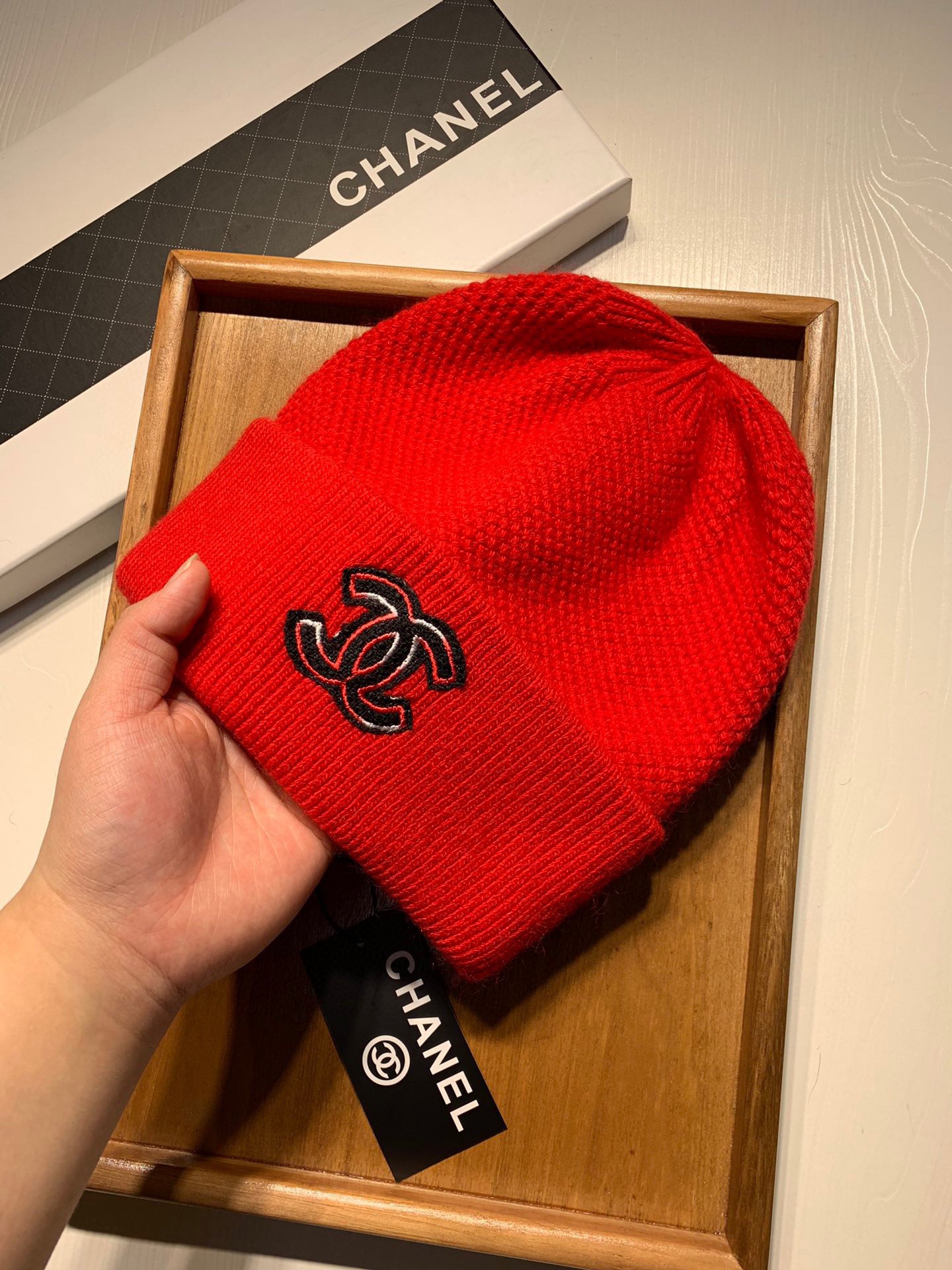 Chanel Skullies & Beanies, Hats