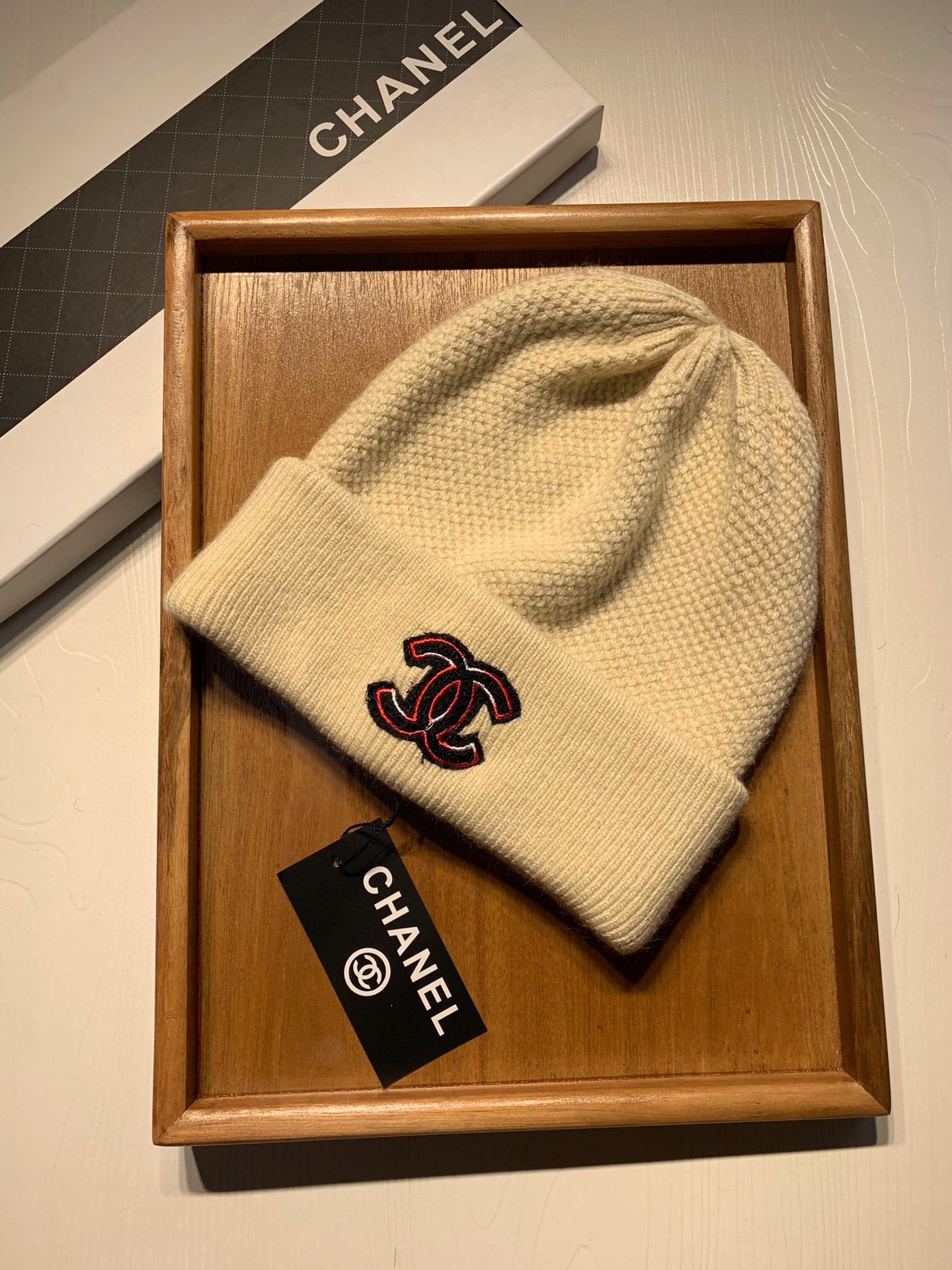 Chanel Skullies & Beanies, Hats