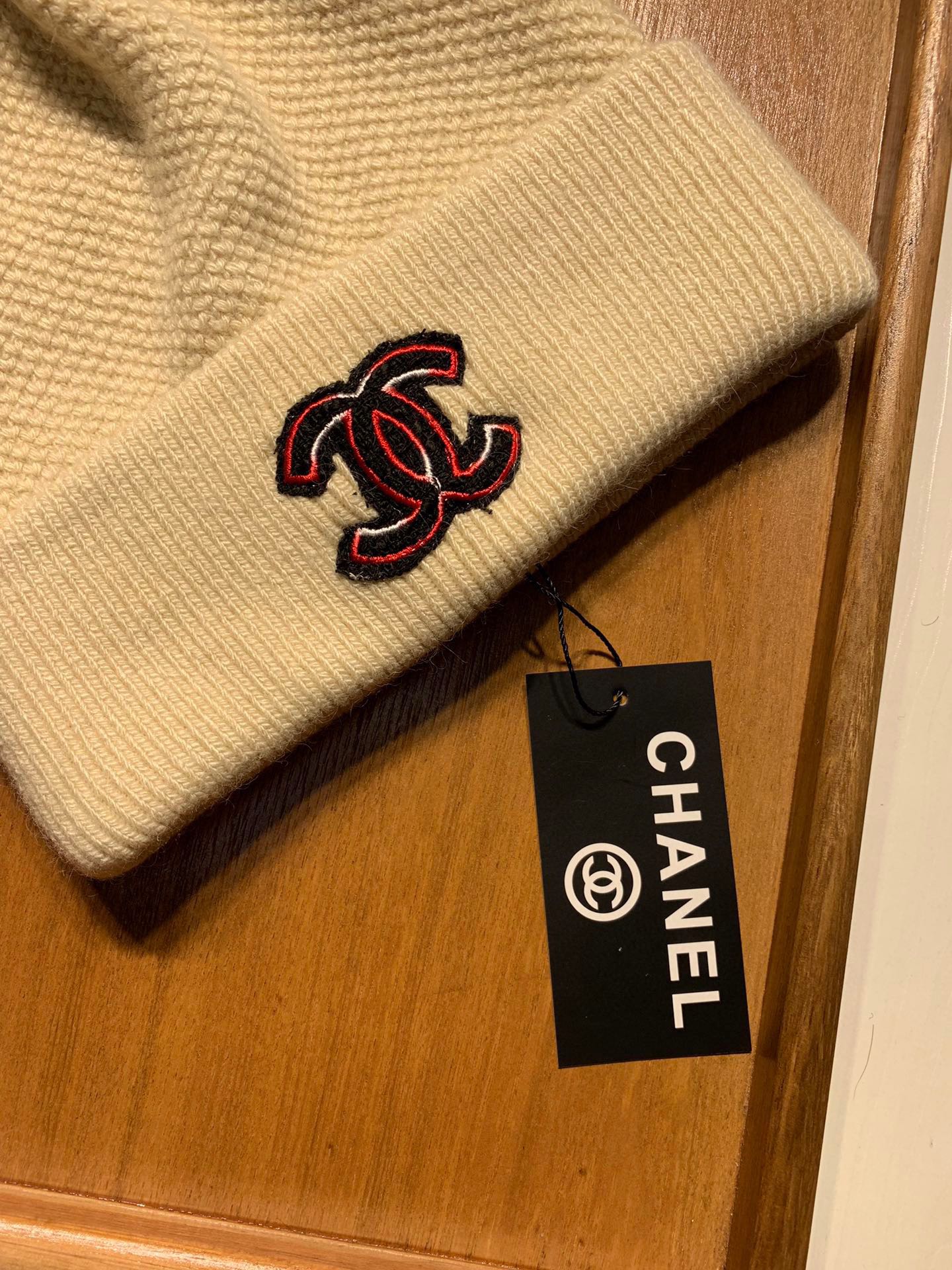 Chanel Skullies & Beanies, Hats