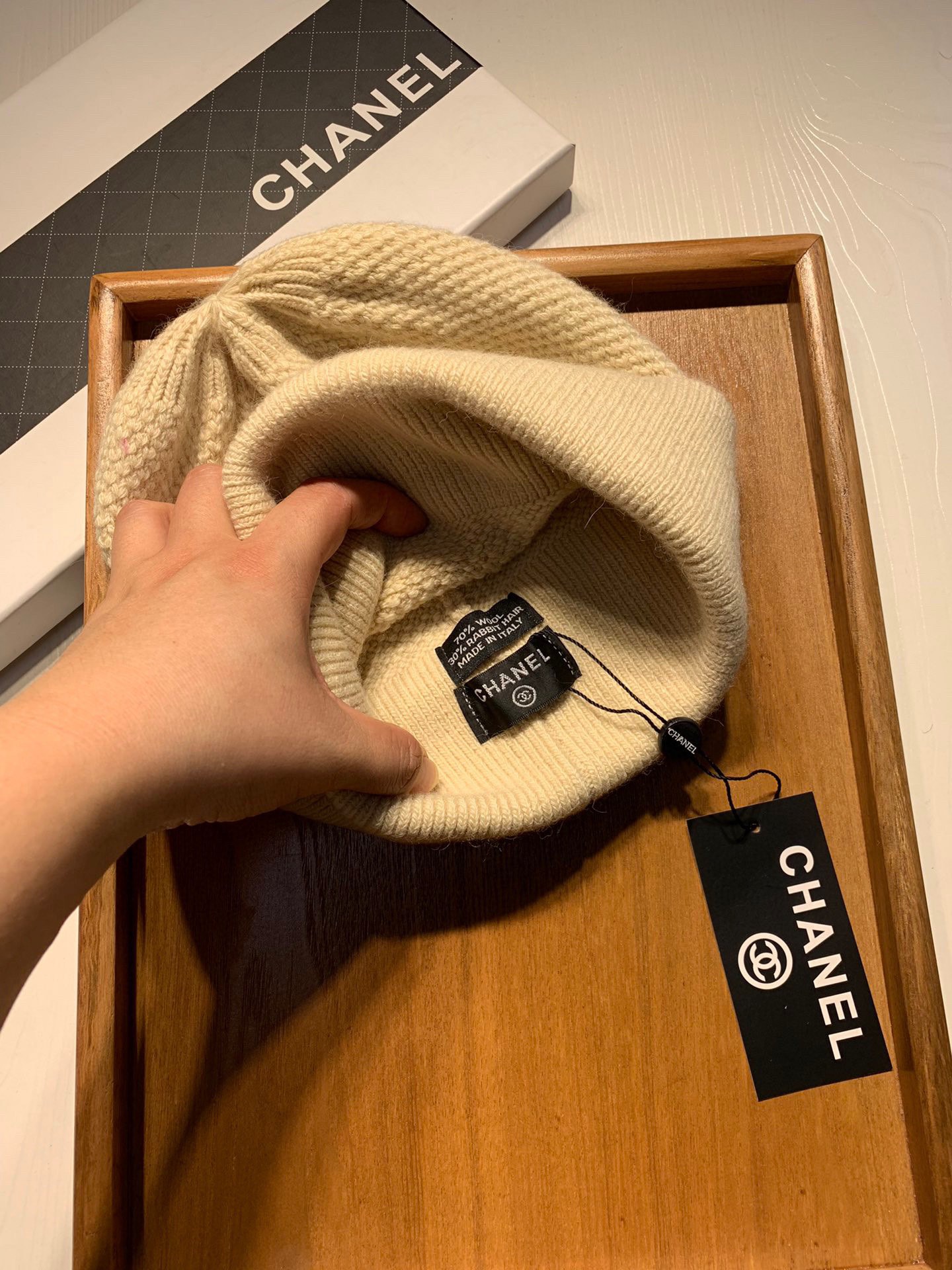 Chanel Skullies & Beanies, Hats