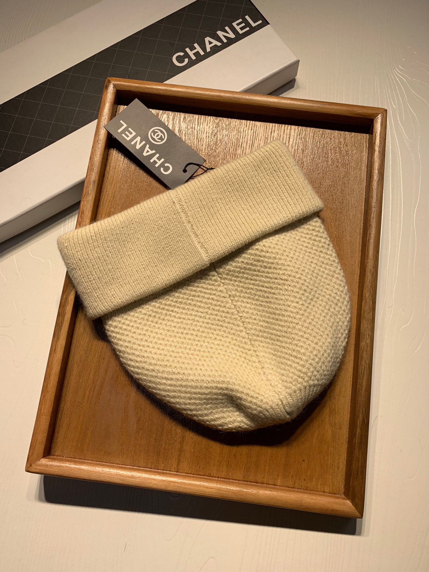 Chanel Skullies & Beanies, Hats