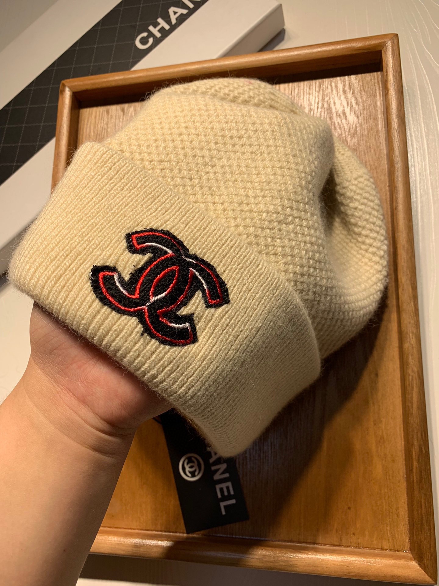 Chanel Skullies & Beanies, Hats