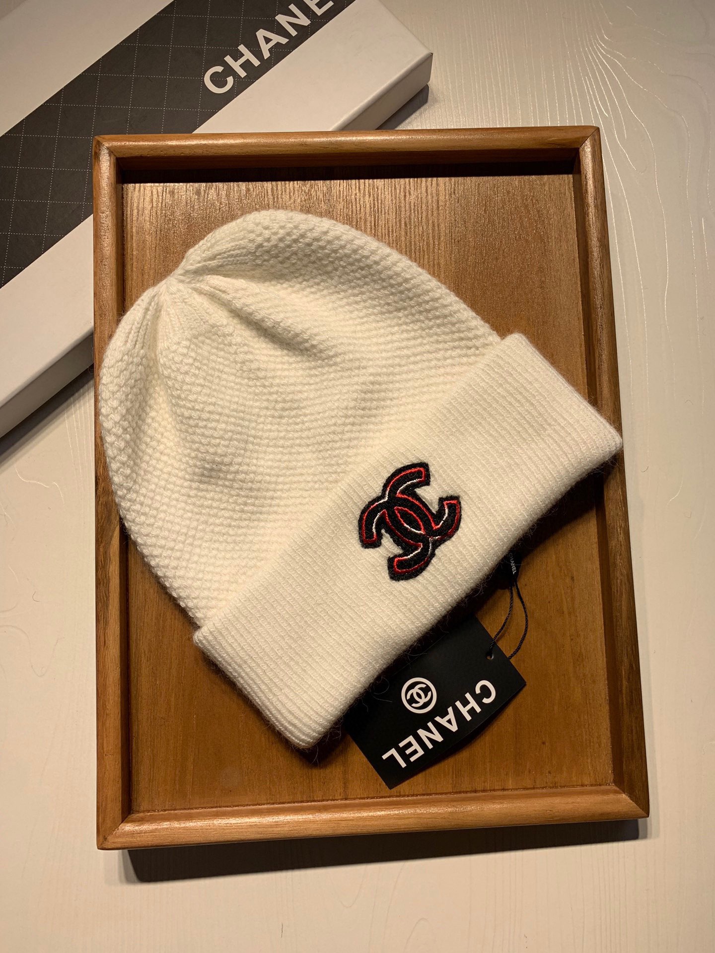 Chanel Skullies & Beanies, Hats