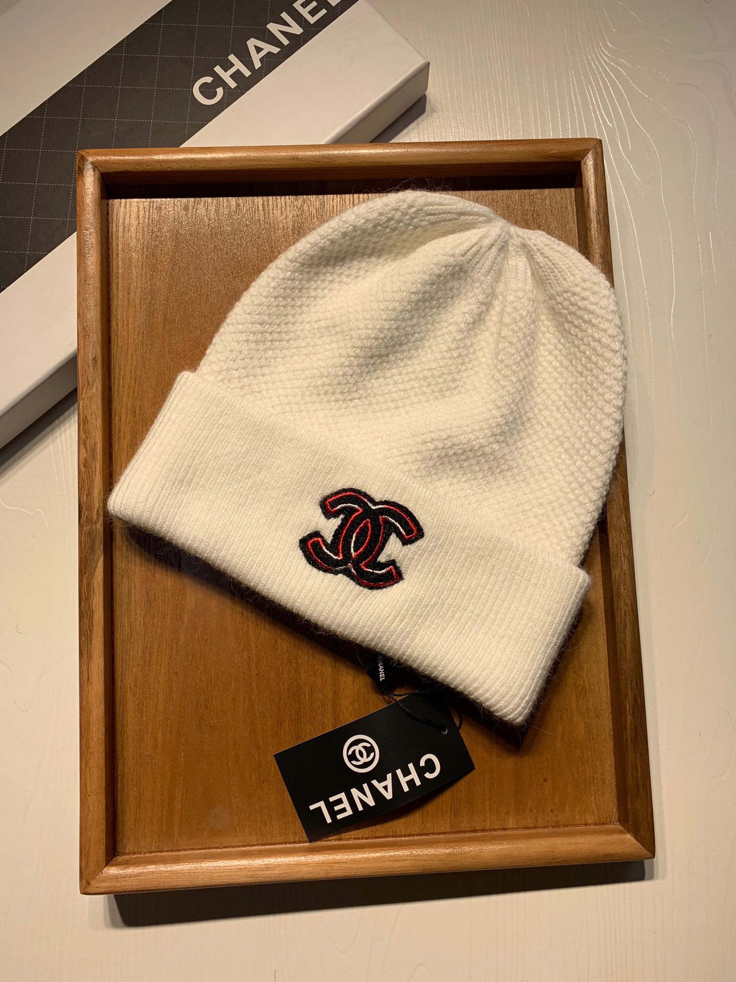 Chanel Skullies & Beanies, Hats