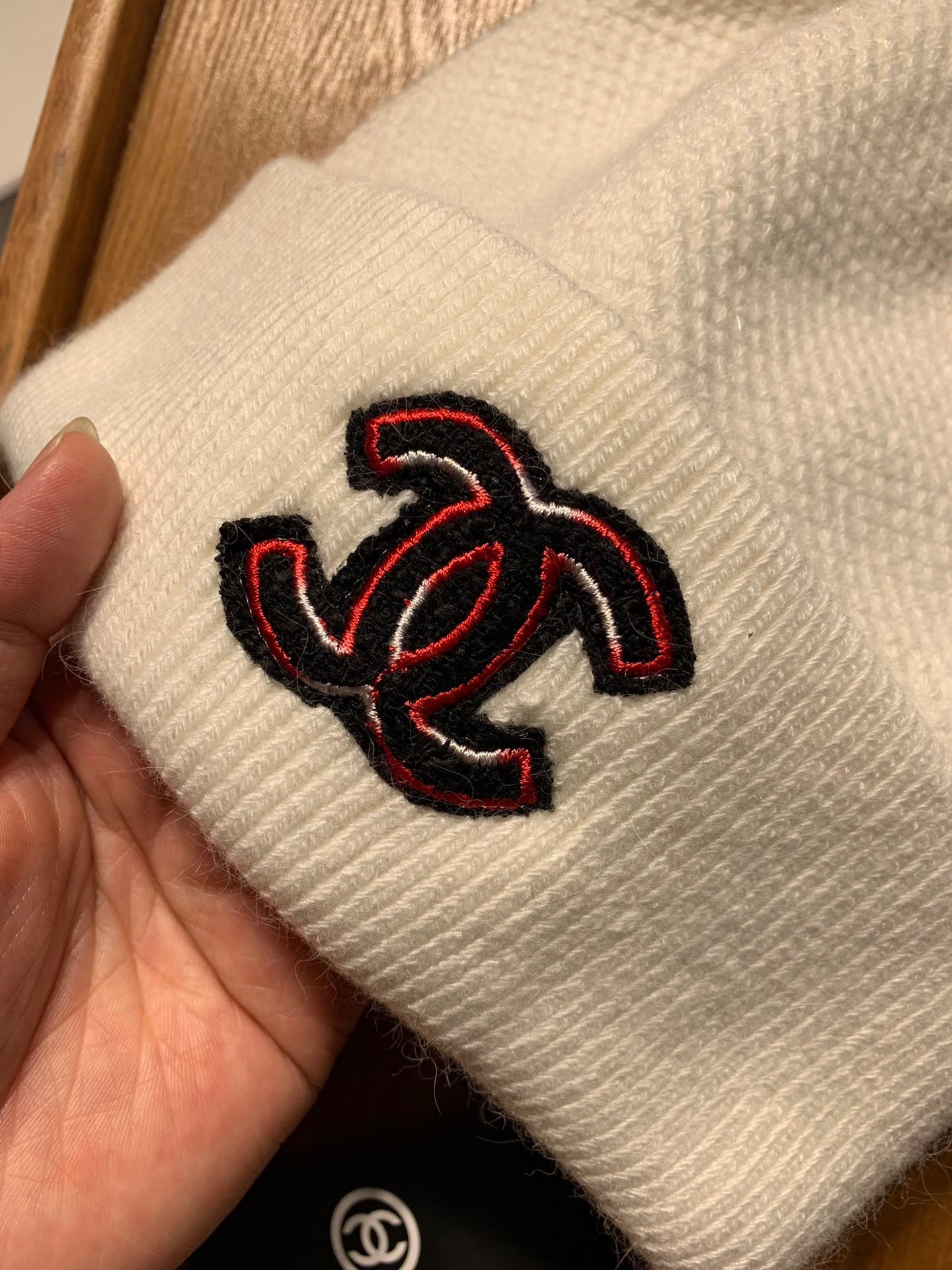 Chanel Skullies & Beanies, Hats