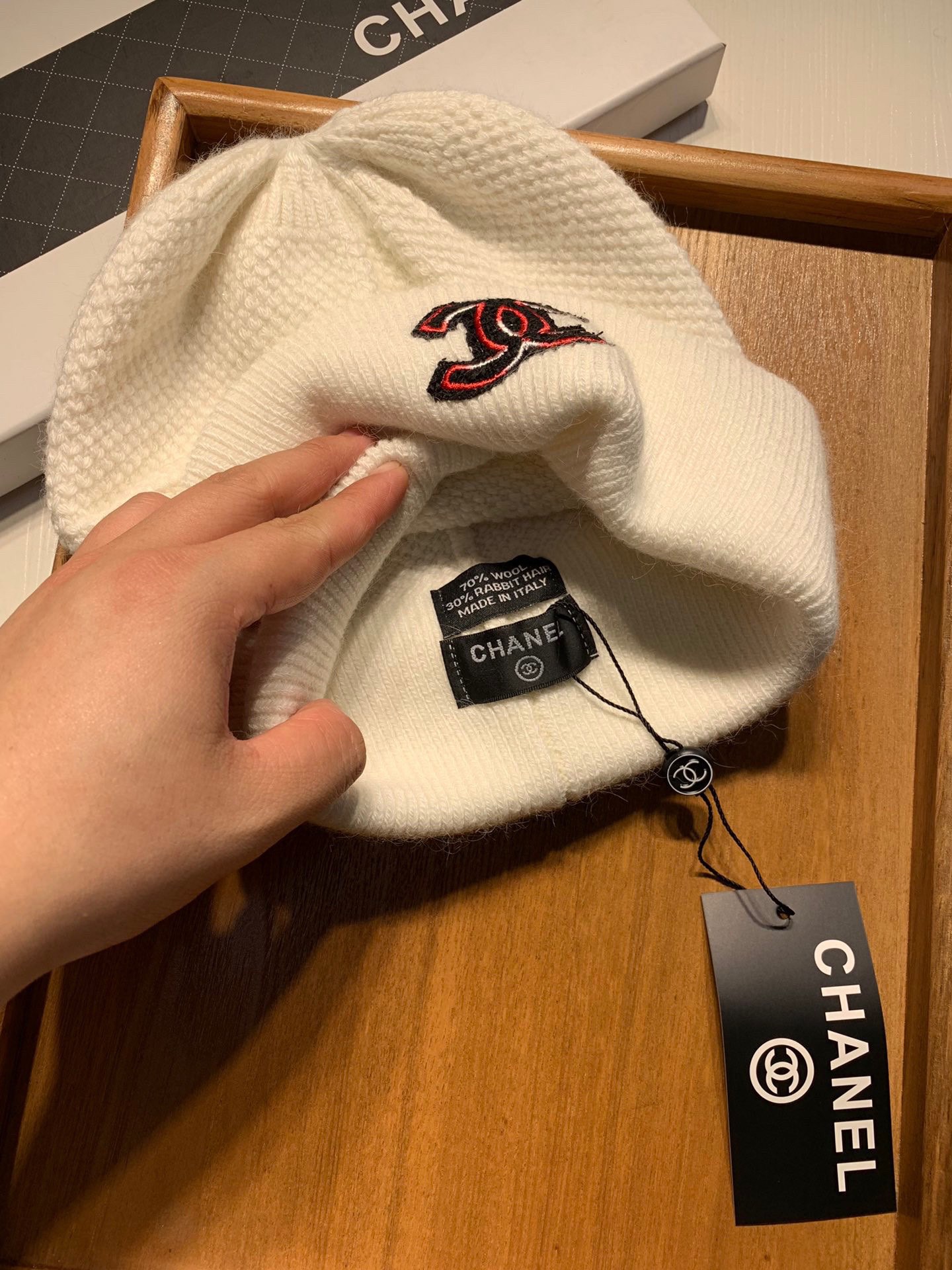 Chanel Skullies & Beanies, Hats