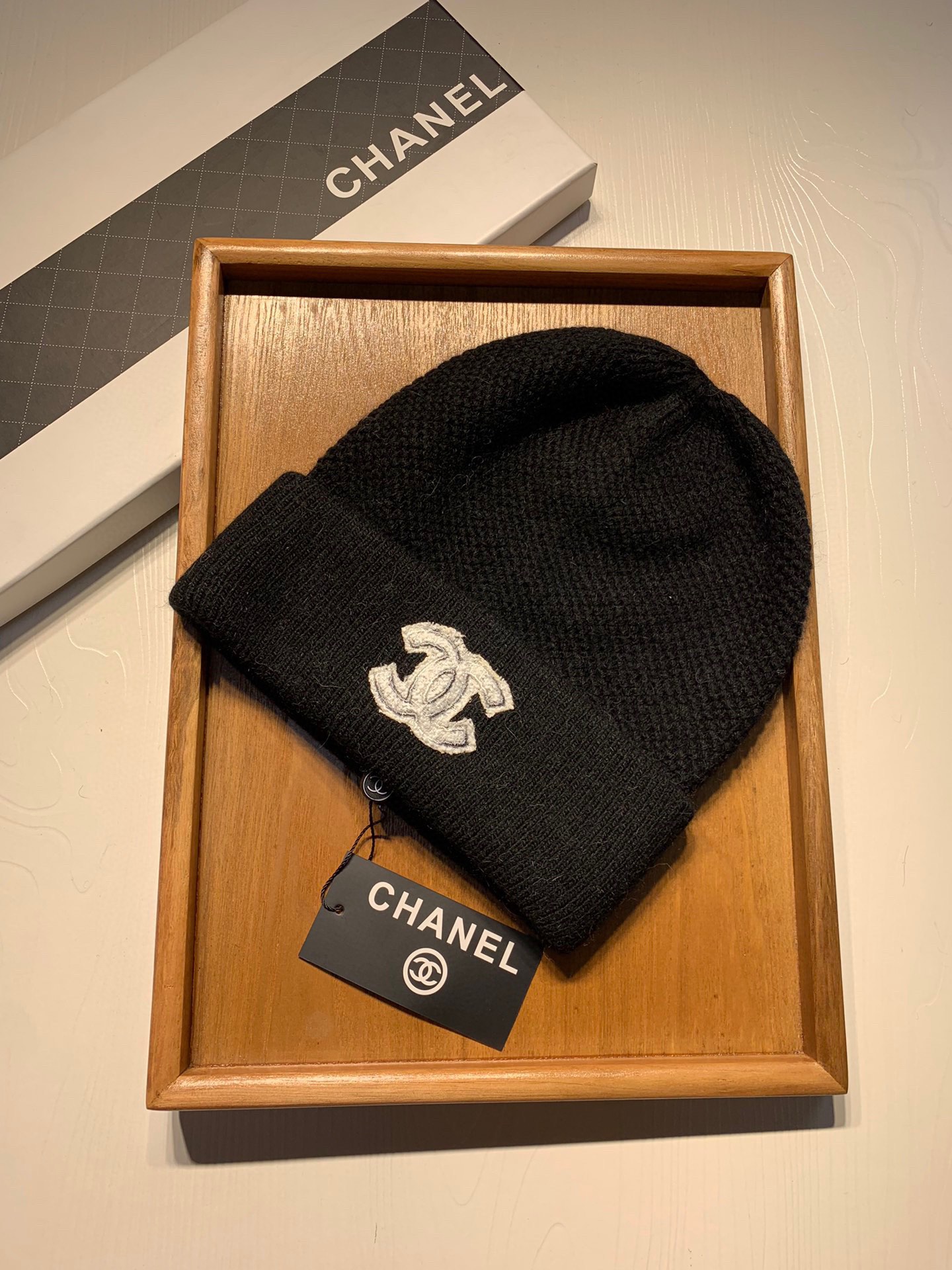 Chanel Skullies & Beanies, Hats