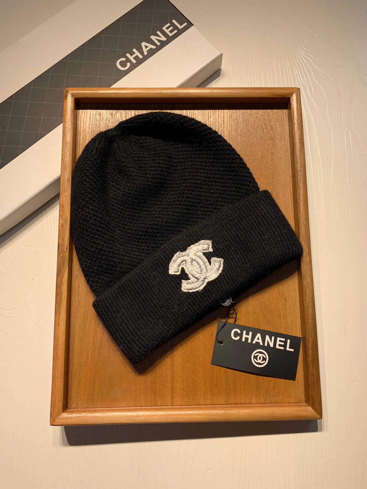 Chanel Skullies & Beanies, Hats