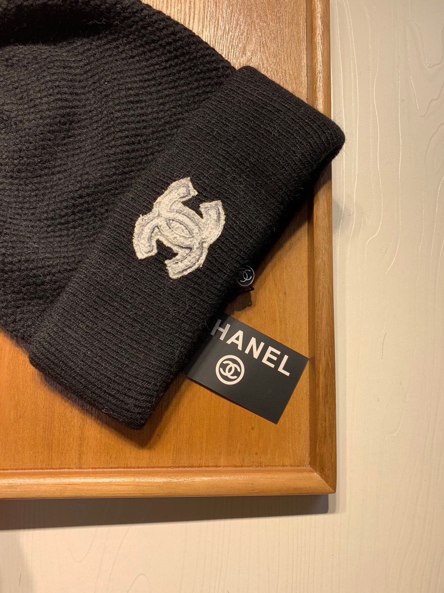 Chanel Skullies & Beanies, Hats