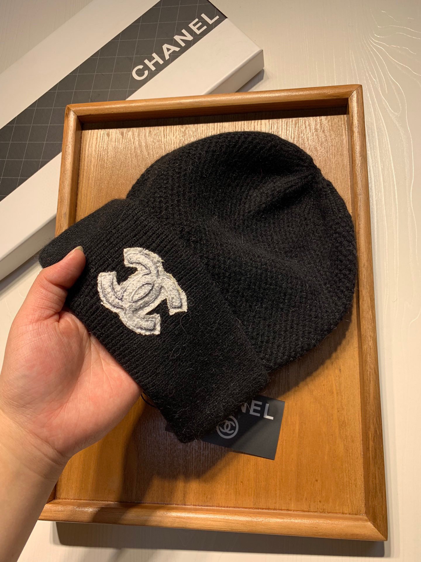 Chanel Skullies & Beanies, Hats