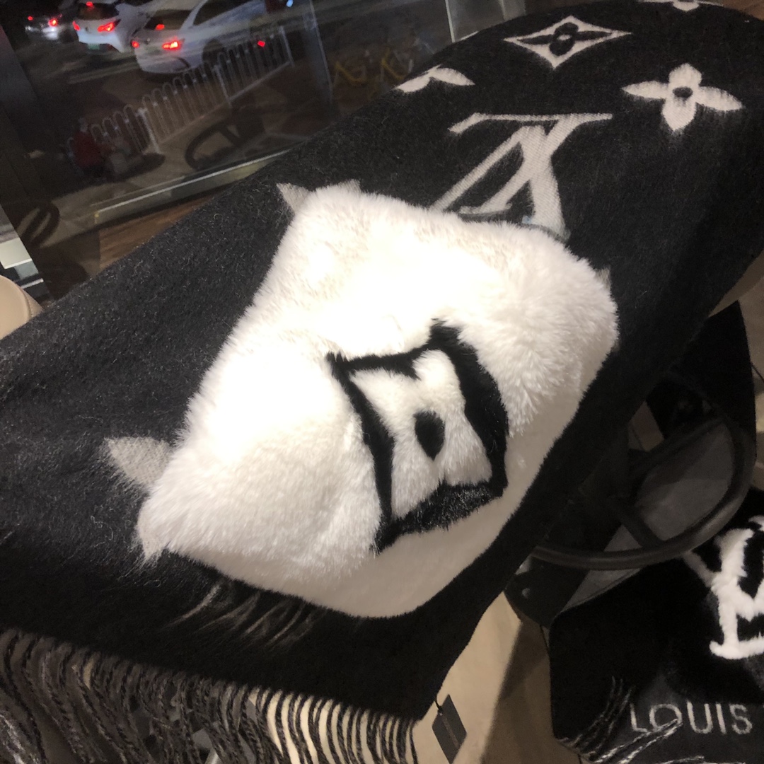 LOUIS VUITTON LV COLD REYKJAVIK SCARF