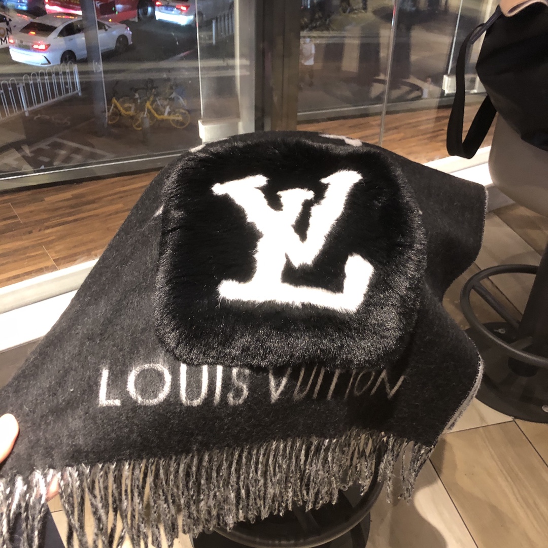 LOUIS VUITTON LV COLD REYKJAVIK SCARF