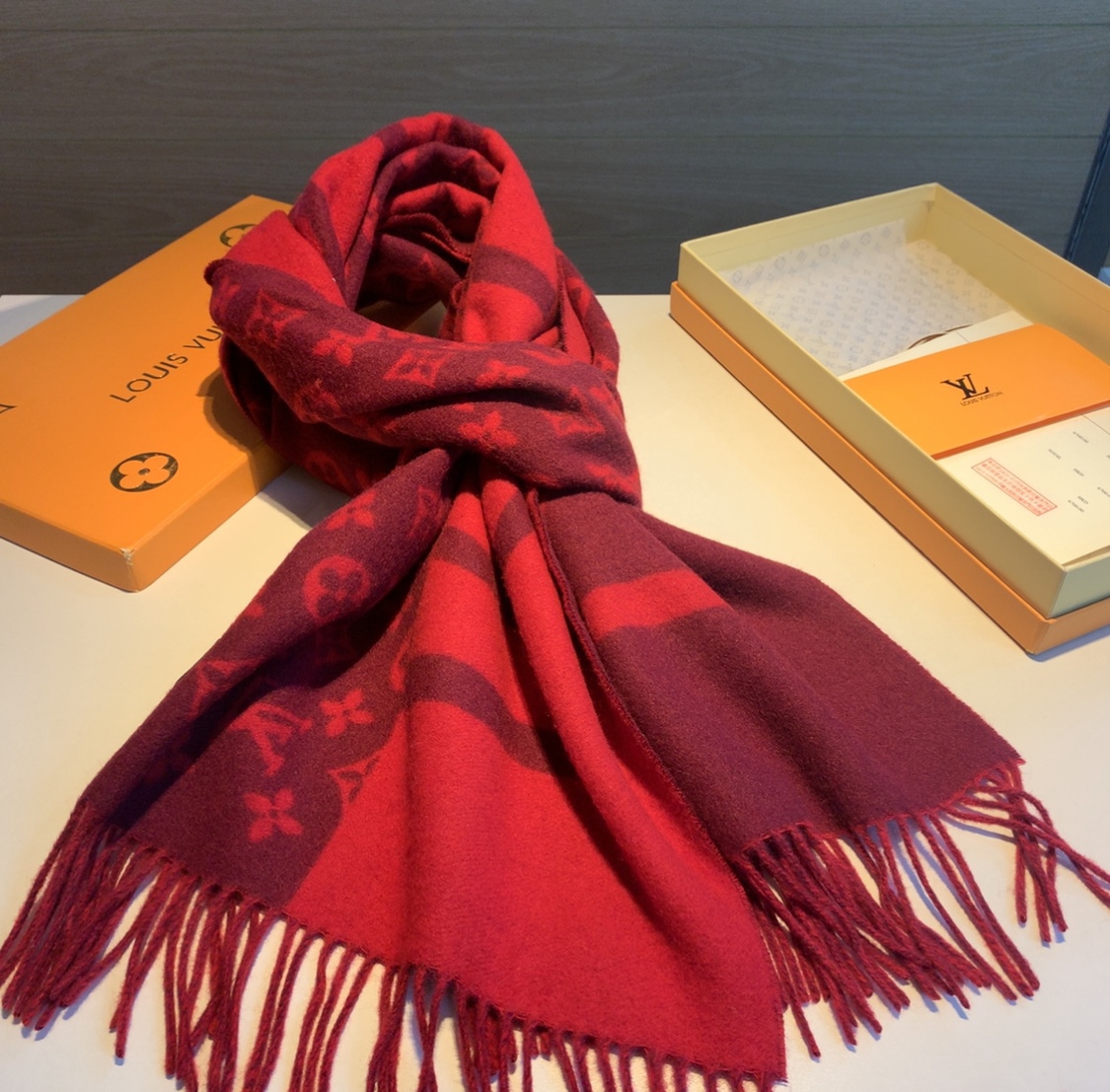 LOUIS VUITTON LV Scarf
