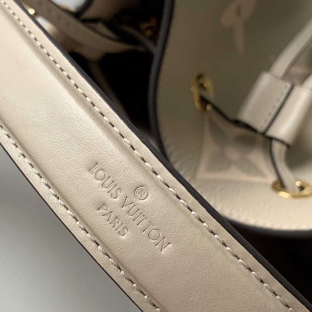 M45555 NÉONOÉ MM, Louis Vuitton LV