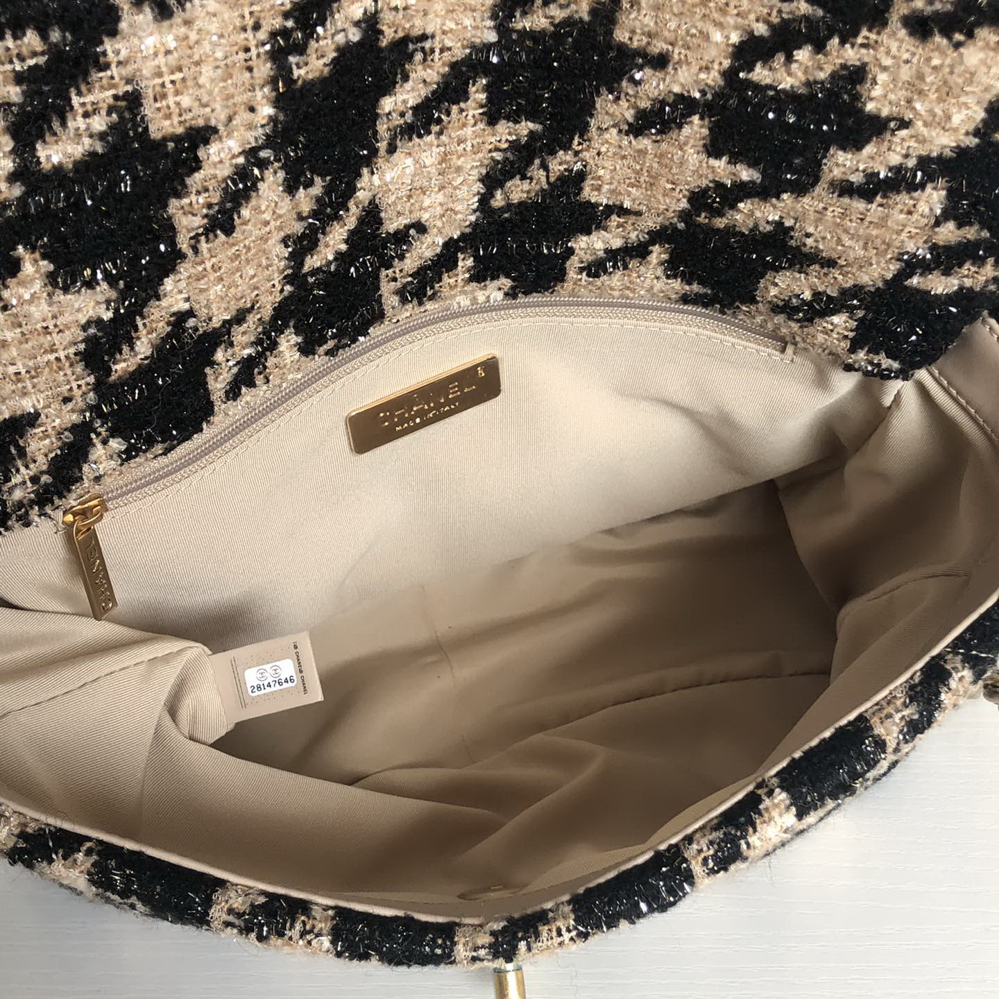 chanel 19 large flap bag