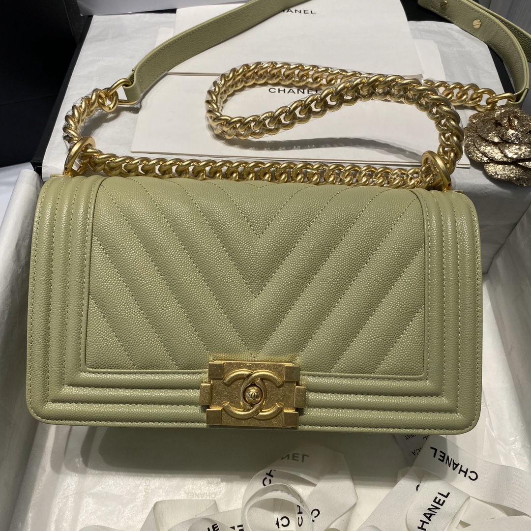 A67086, CHANEL BOY CHANEL HANDBAG, GRAINED CALFSKIN / CAVIAR