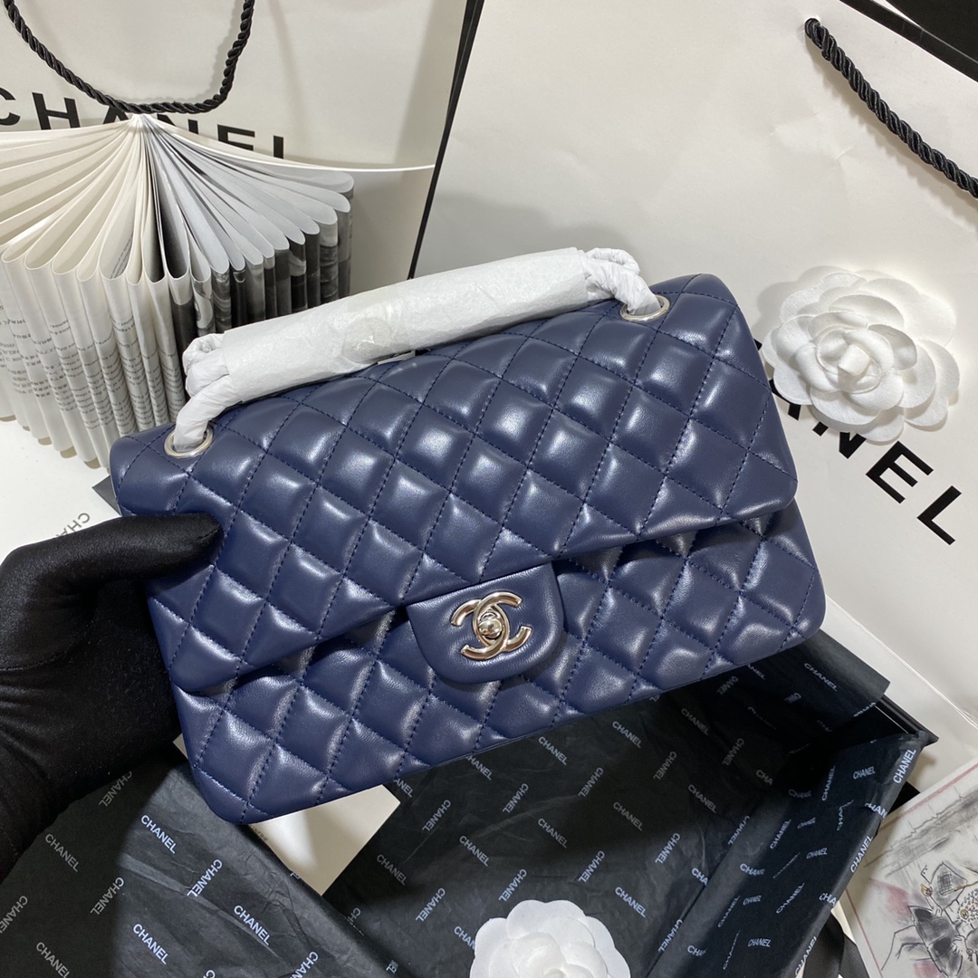 A1112, Chanel Classic Handbag & Cross Body Bag