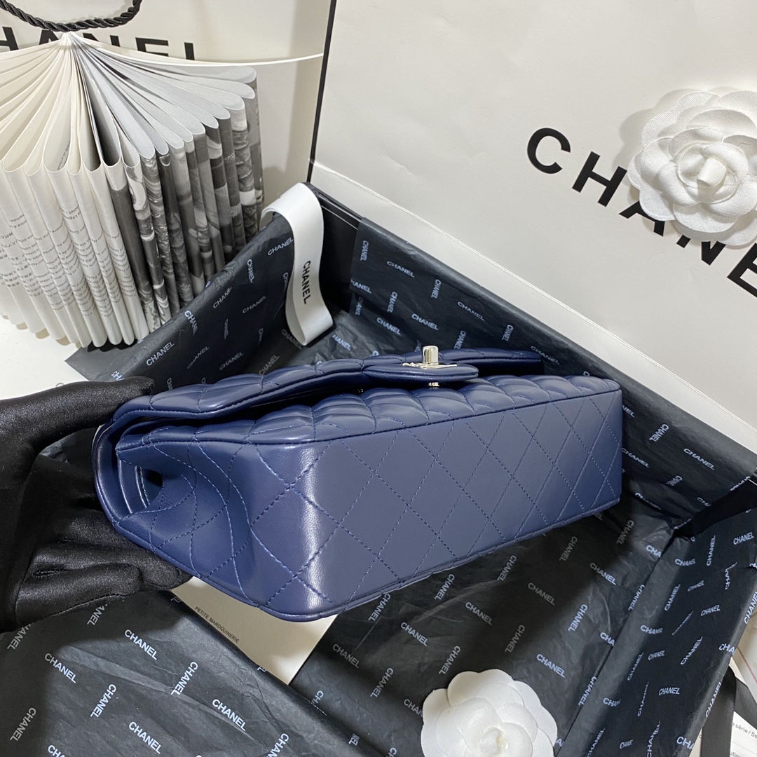 A1112, Chanel Classic Handbag & Cross Body Bag