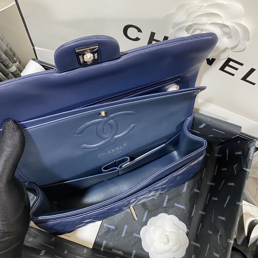 A1112, Chanel Classic Handbag & Cross Body Bag