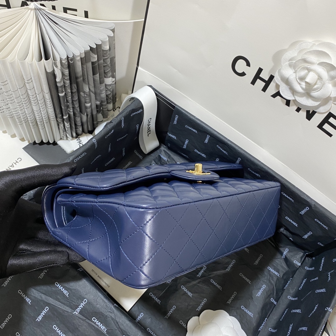 A1112, Chanel Classic Handbag & Cross Body Bag