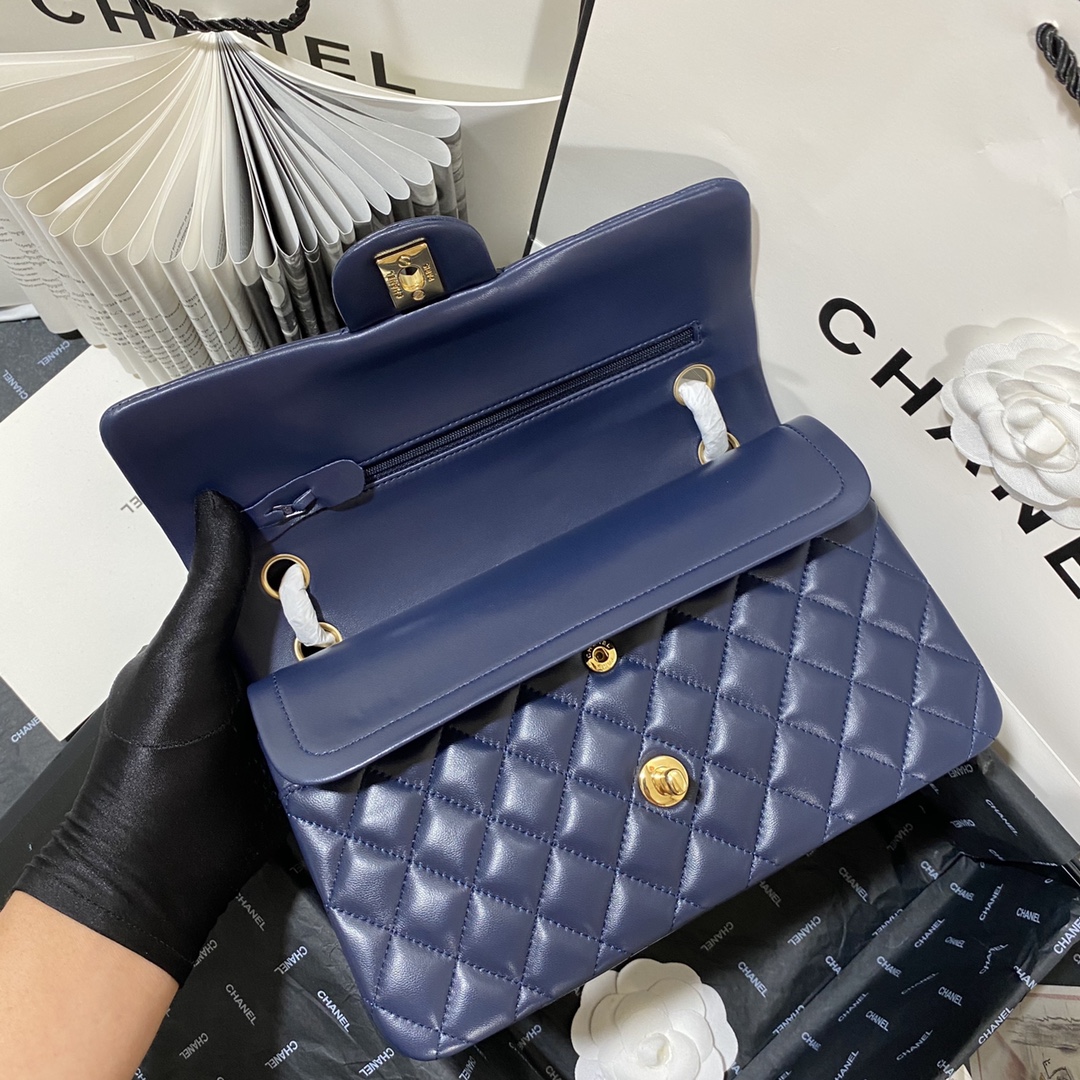 A1112, Chanel Classic Handbag & Cross Body Bag