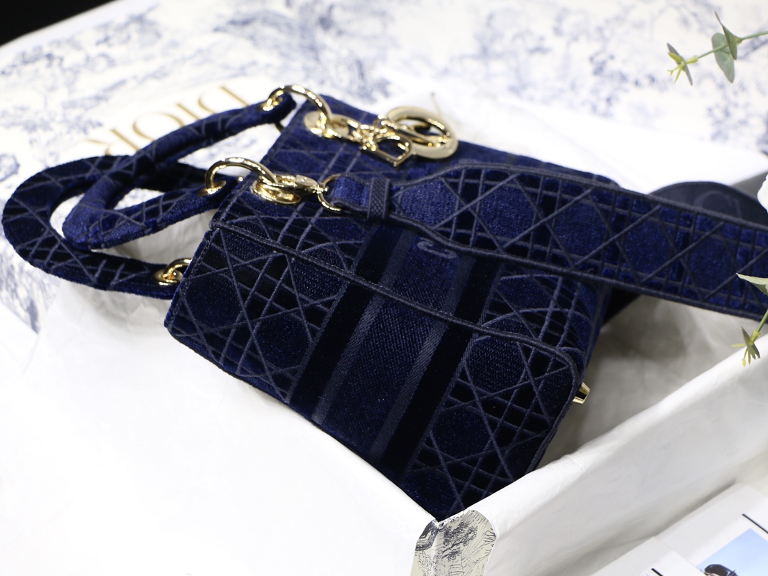 MEDIUM LADY D-LITE BAG