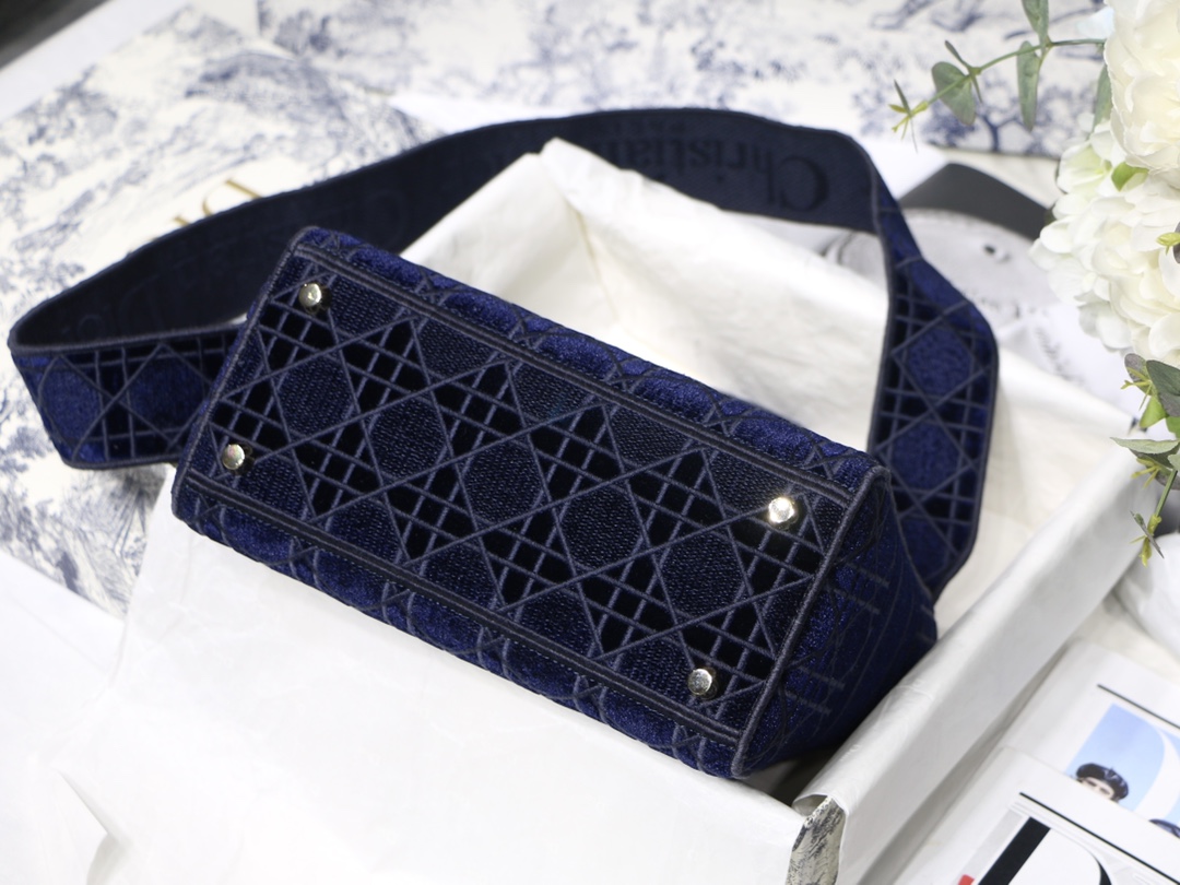 MEDIUM LADY D-LITE BAG