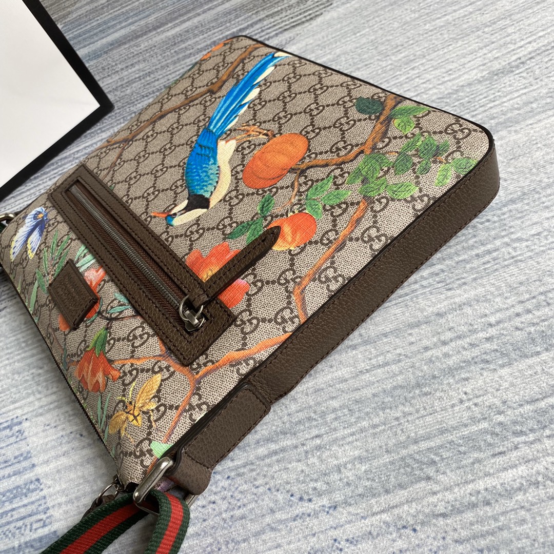 406408 Gucci Tian GG Supreme messenger