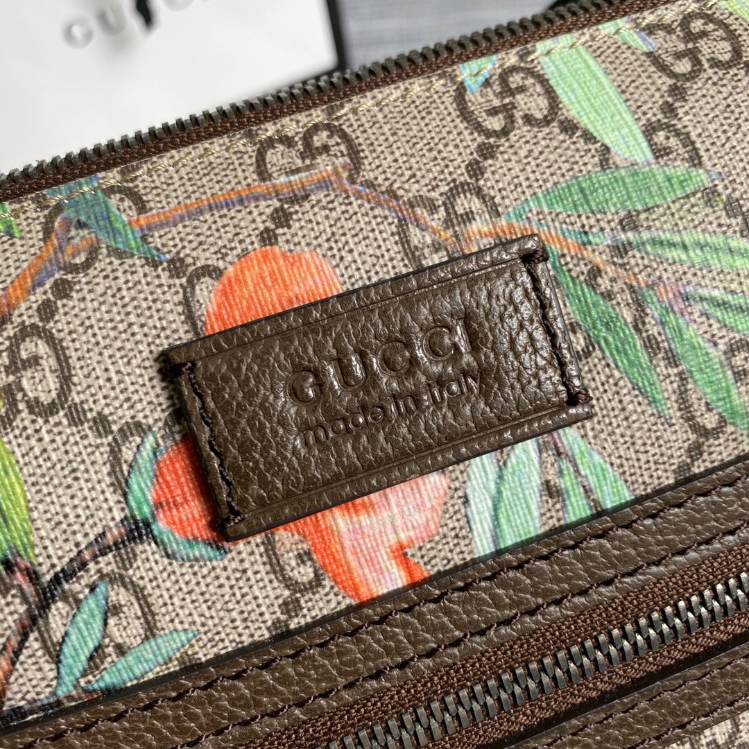 406408 Gucci Tian GG Supreme messenger