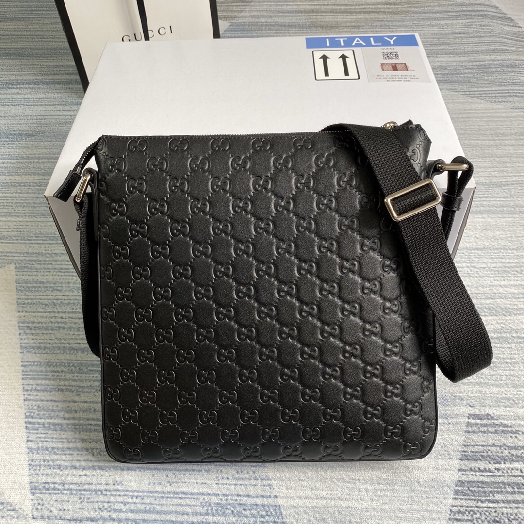 406408 Gucci Gucci Signature leather messenger