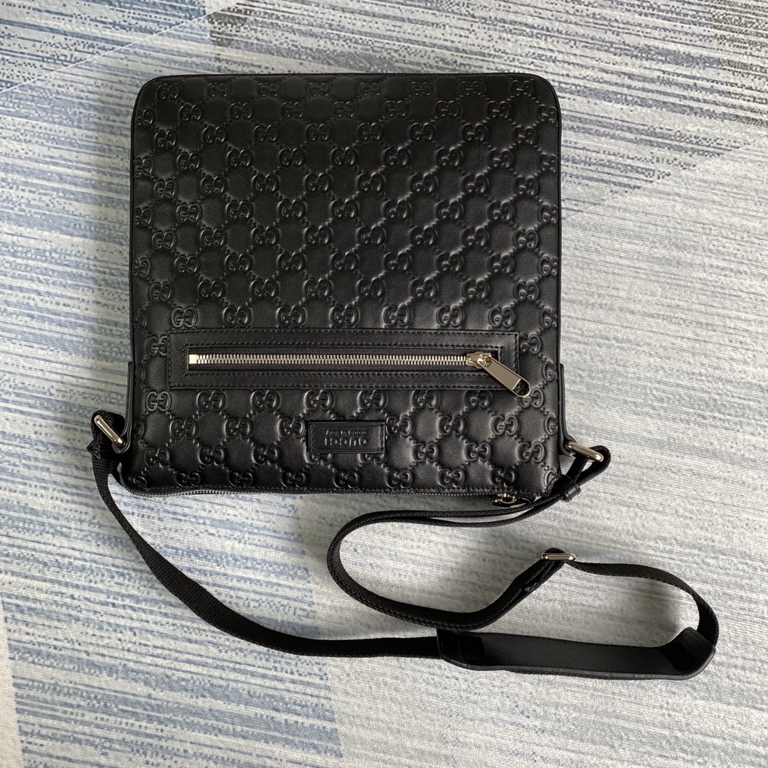 406408 Gucci Gucci Signature leather messenger