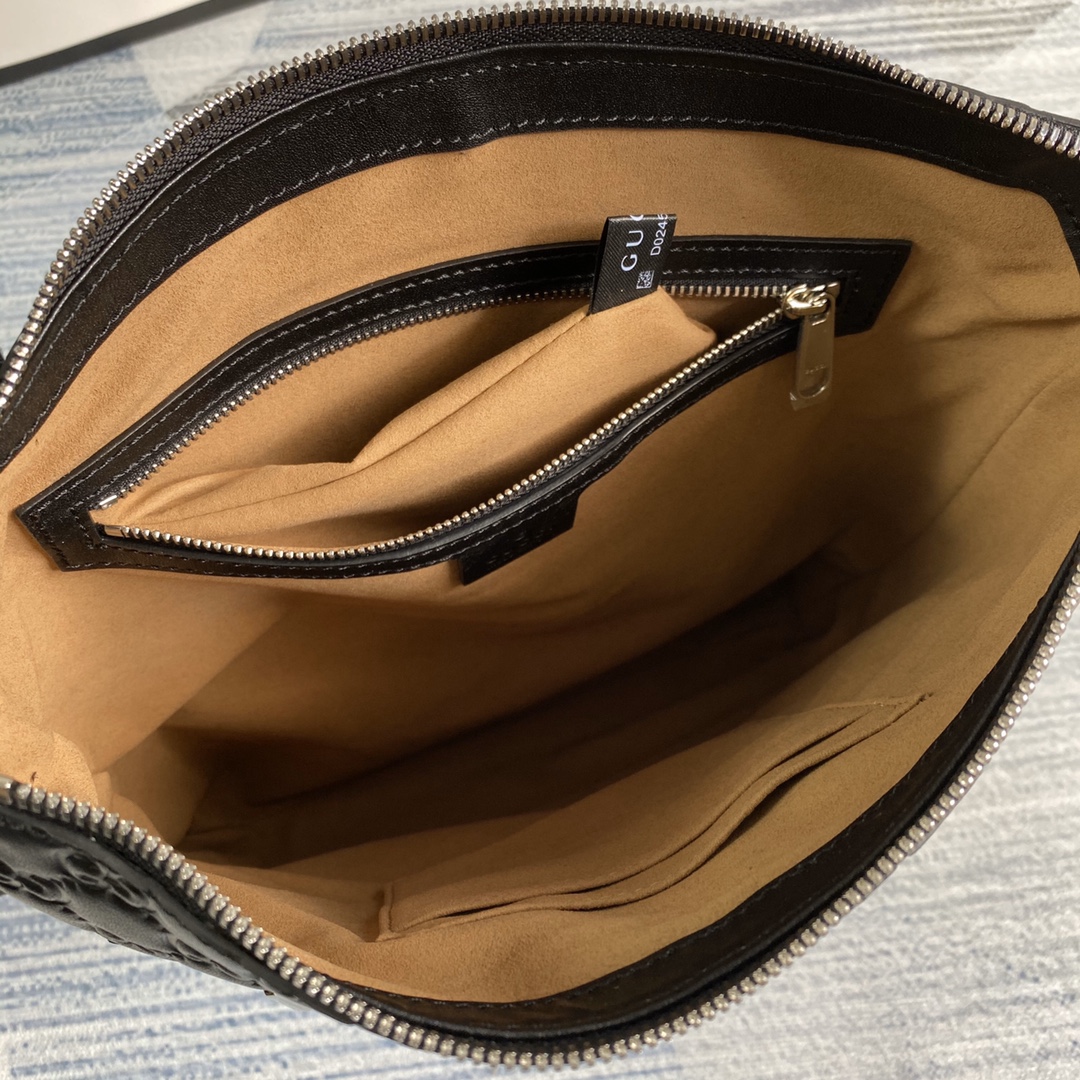 406408 Gucci Gucci Signature leather messenger