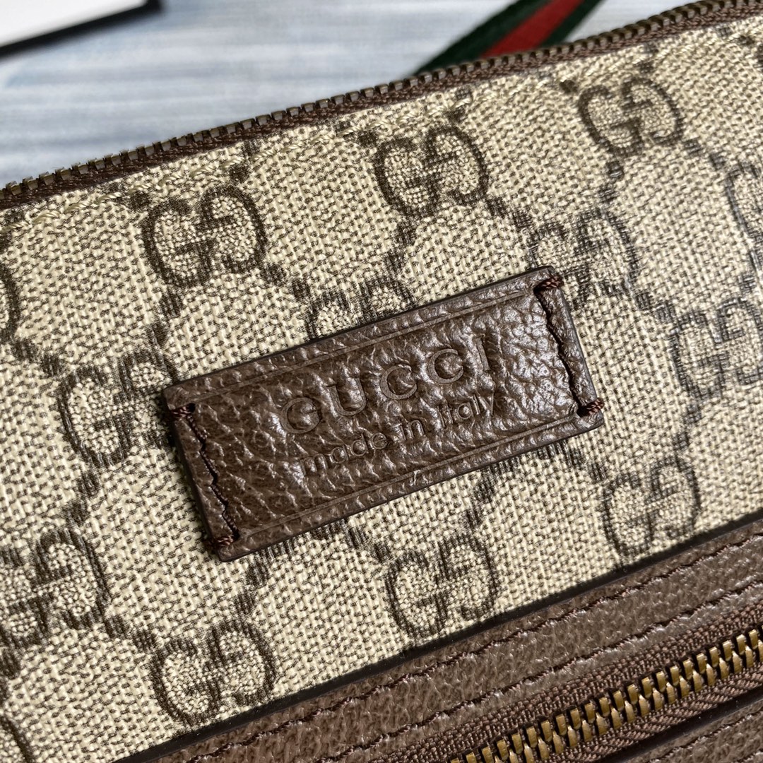 406408 Gucci Courrier soft GG Supreme messenger