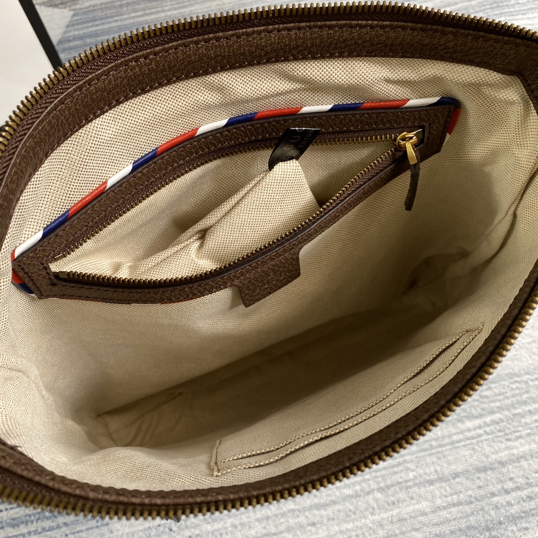 406408 Gucci Courrier soft GG Supreme messenger