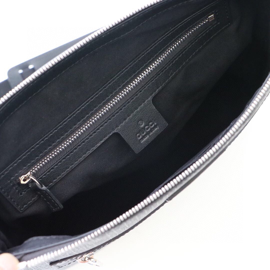 406408 Gucci GG Supreme messenger