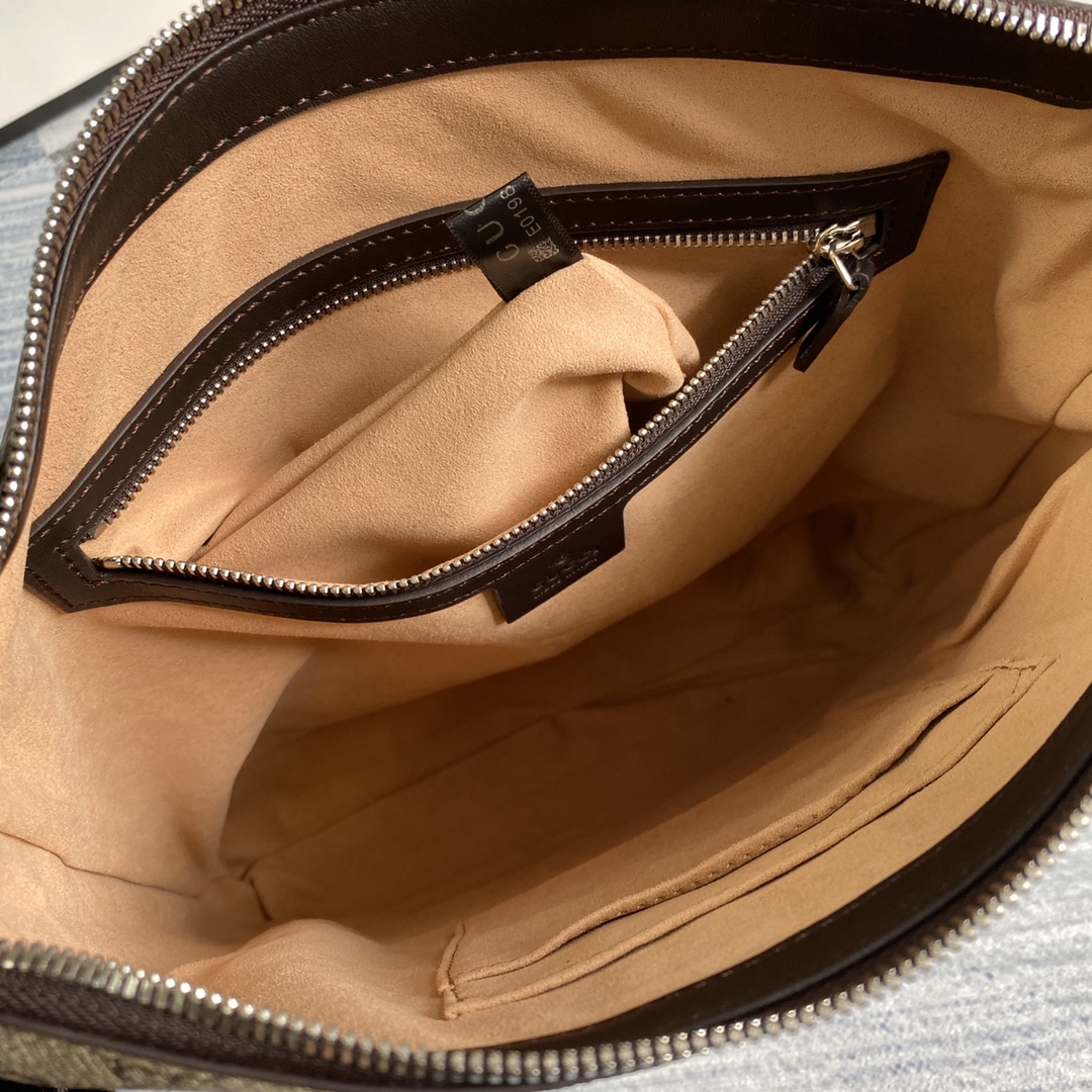 406408 Gucci GG Supreme messenger