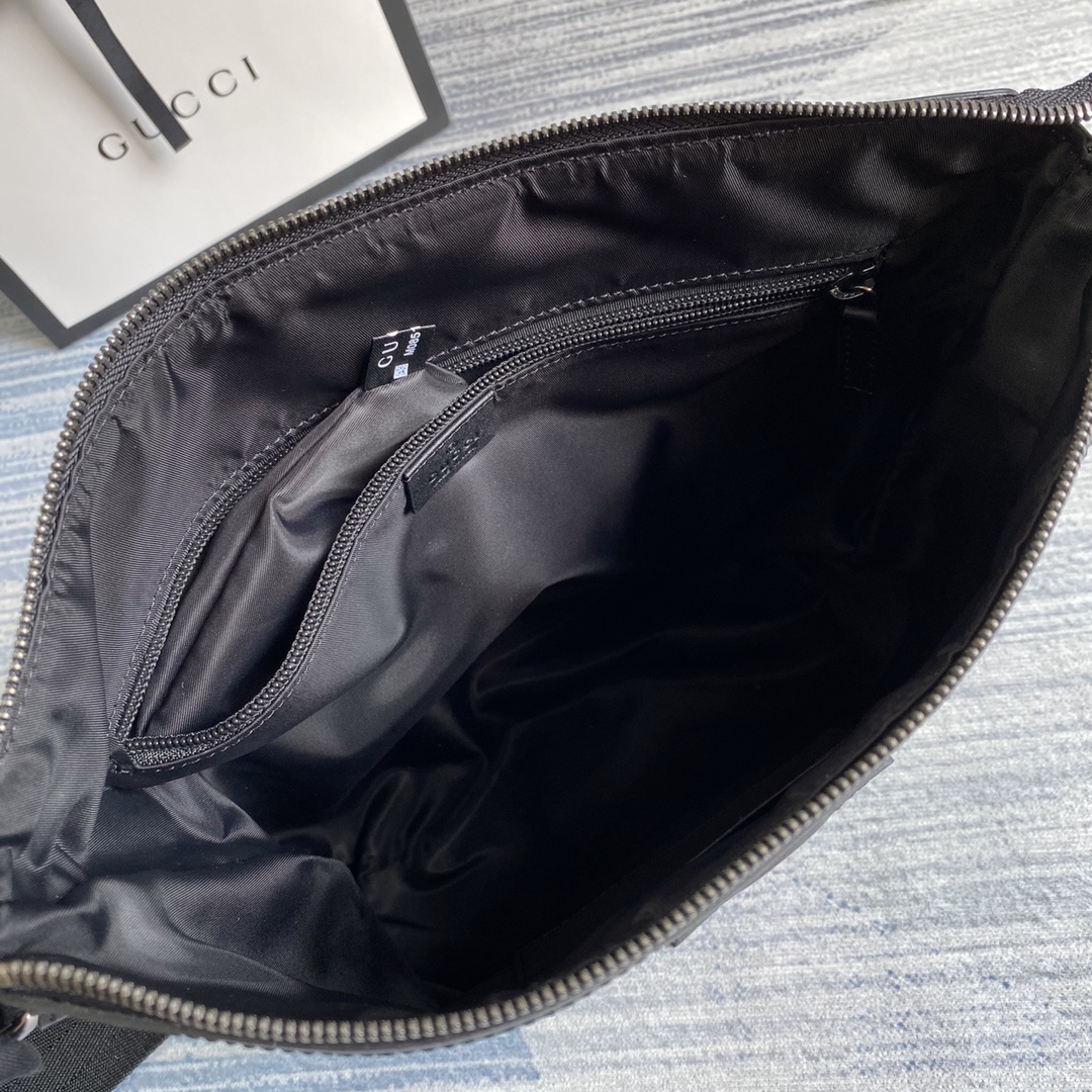 387111 Web GG Supreme messenger, gucci essengers Bags for Men